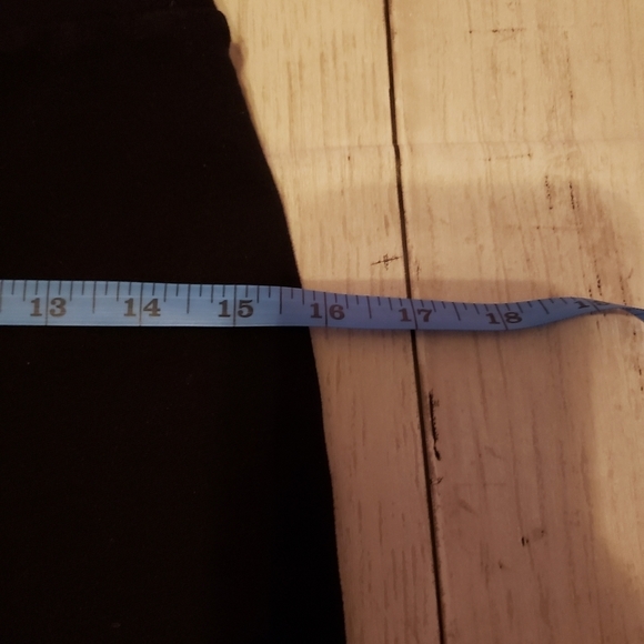 Narration Black Stretch Capris Size M - Picture 7 of 9